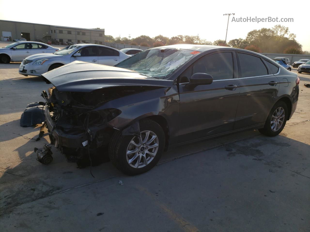 2018 Ford Fusion S Серый vin: 3FA6P0G70JR284908