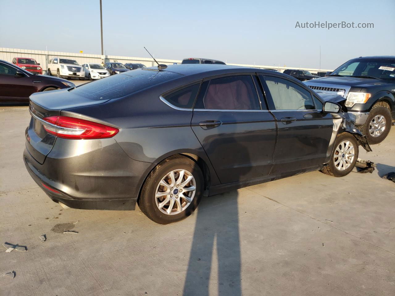 2018 Ford Fusion S Серый vin: 3FA6P0G70JR284908