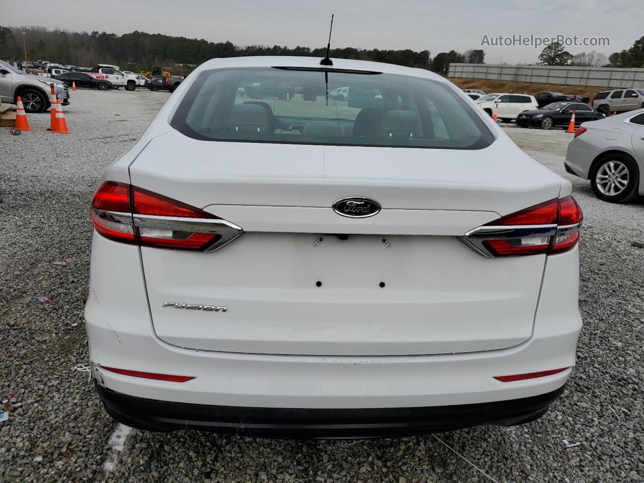 2019 Ford Fusion S White vin: 3FA6P0G70KR101850