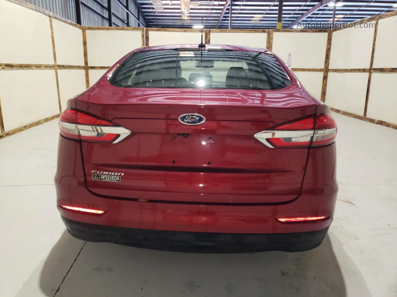 2019 Ford Fusion S Red vin: 3FA6P0G70KR229909