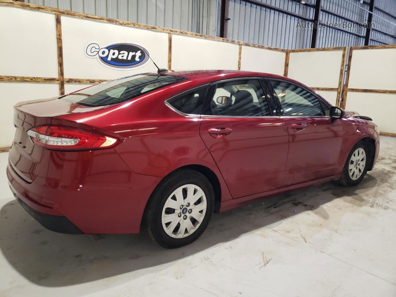 2019 Ford Fusion S Красный vin: 3FA6P0G70KR229909