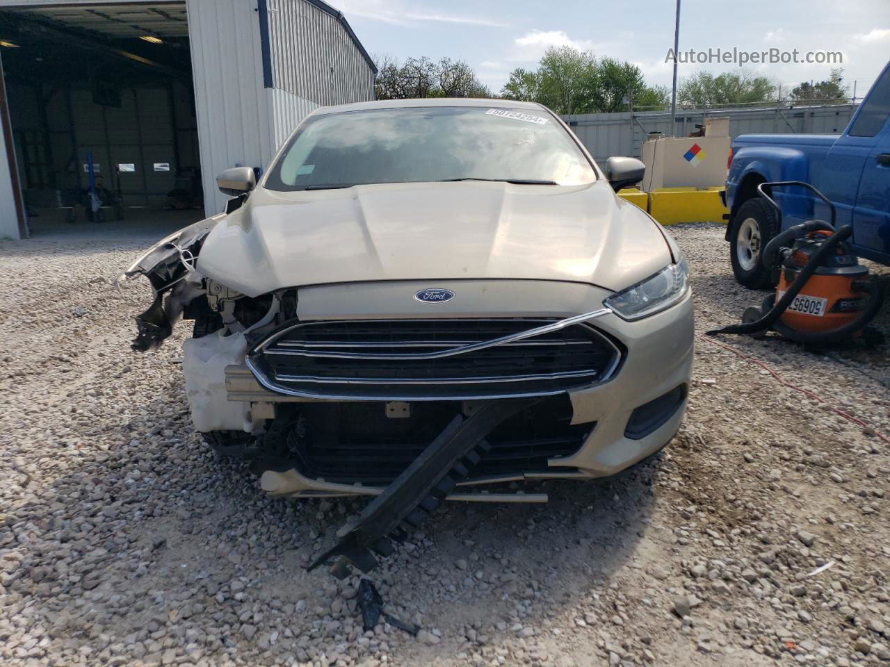 2016 Ford Fusion S Желто-коричневый vin: 3FA6P0G71GR195082