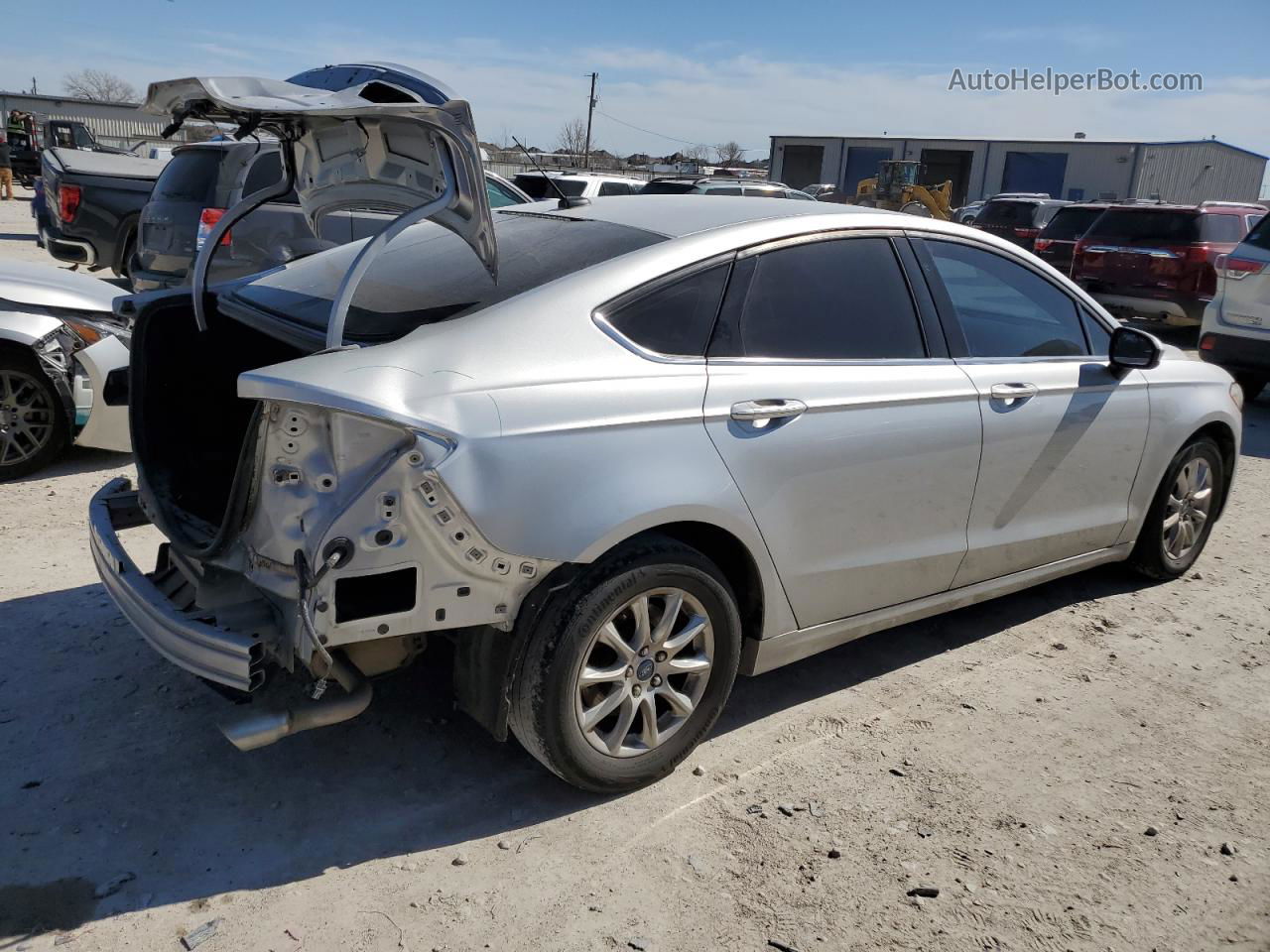 2018 Ford Fusion S Silver vin: 3FA6P0G71JR261038