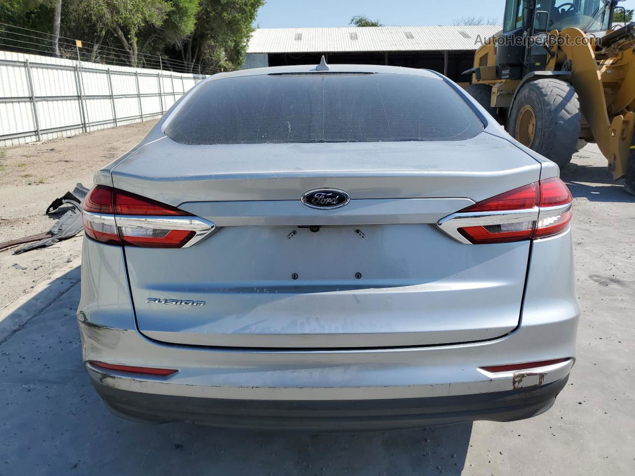 2020 Ford Fusion S Серебряный vin: 3FA6P0G71LR235686