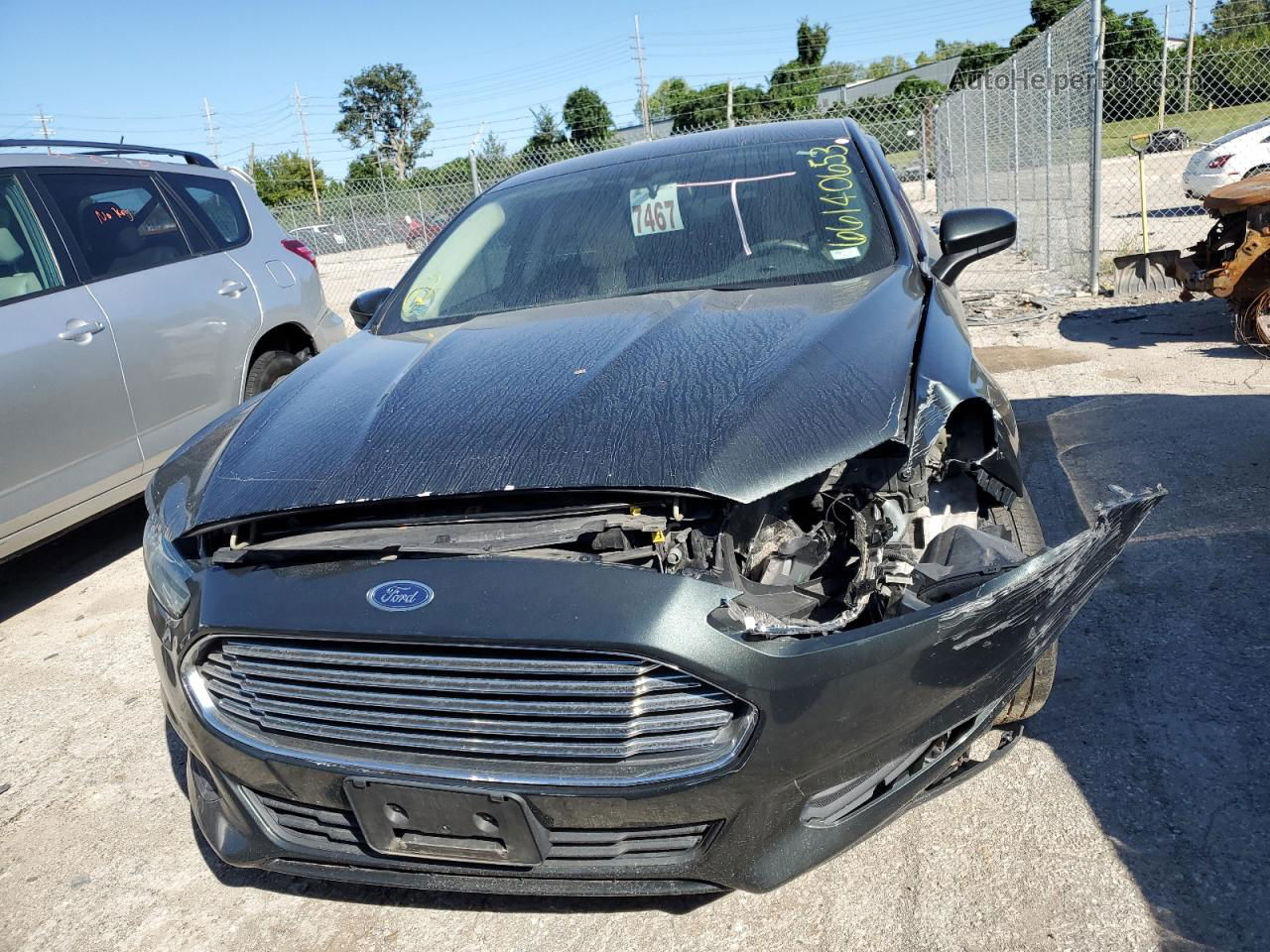 2015 Ford Fusion S Зеленый vin: 3FA6P0G72FR182534