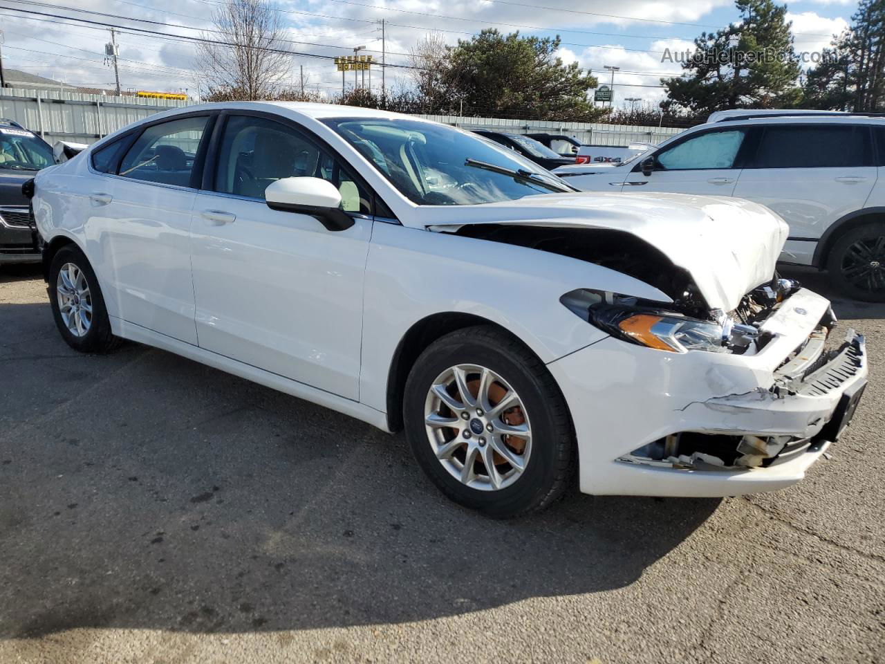 2017 Ford Fusion S Белый vin: 3FA6P0G72HR318714