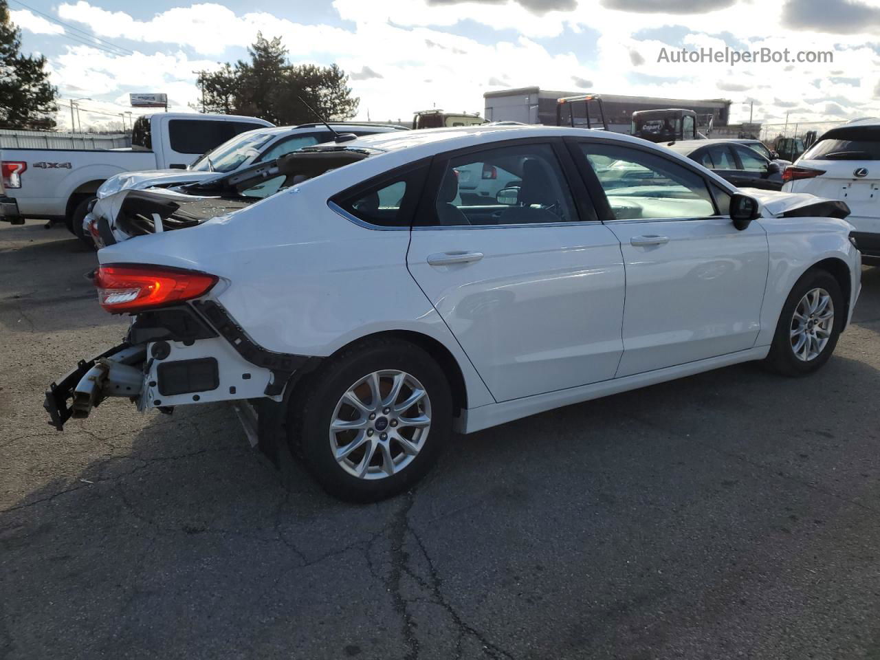 2017 Ford Fusion S White vin: 3FA6P0G72HR318714