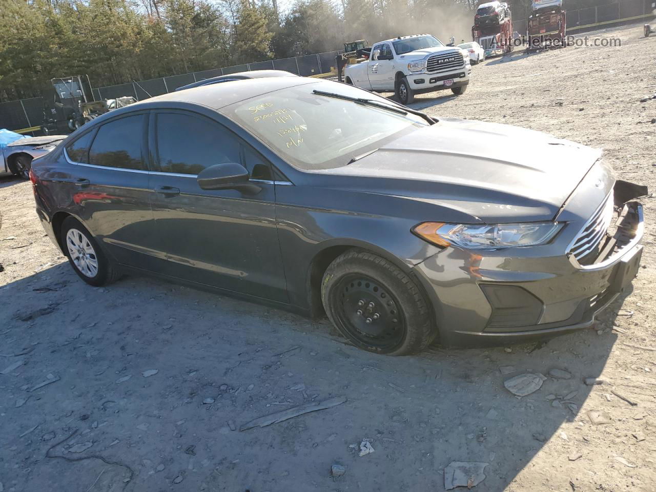 2019 Ford Fusion S Серый vin: 3FA6P0G72KR128404