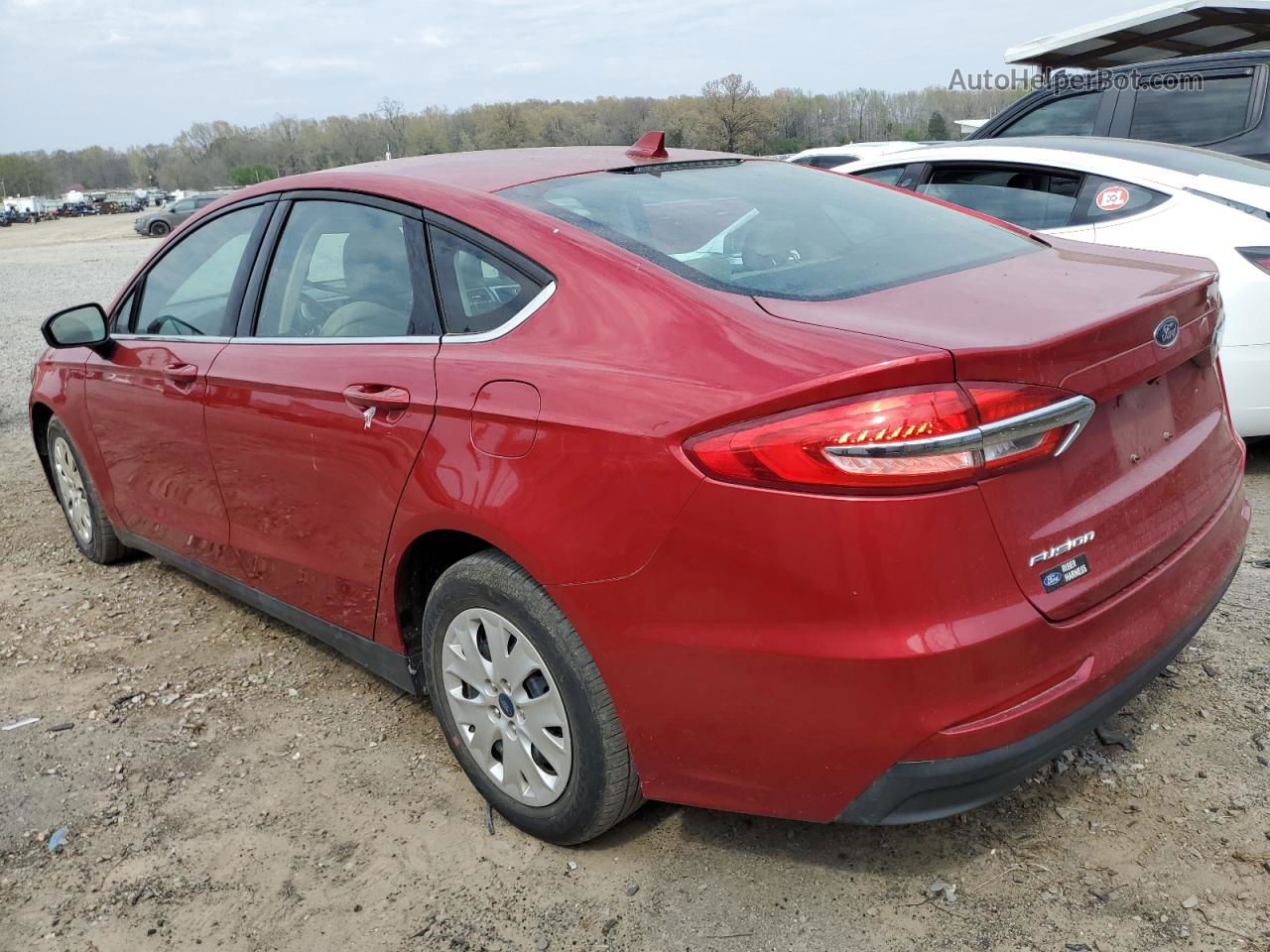 2020 Ford Fusion S Красный vin: 3FA6P0G72LR103908