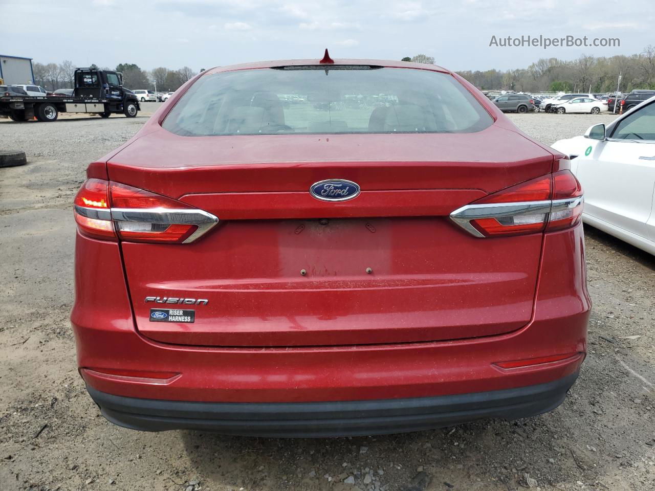 2020 Ford Fusion S Red vin: 3FA6P0G72LR103908