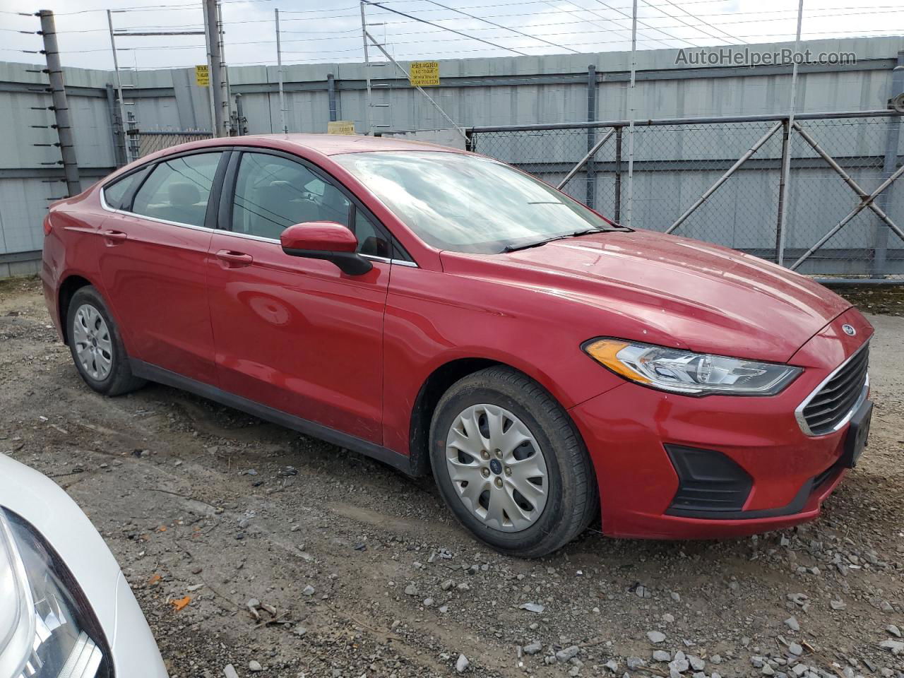 2020 Ford Fusion S Красный vin: 3FA6P0G72LR103908