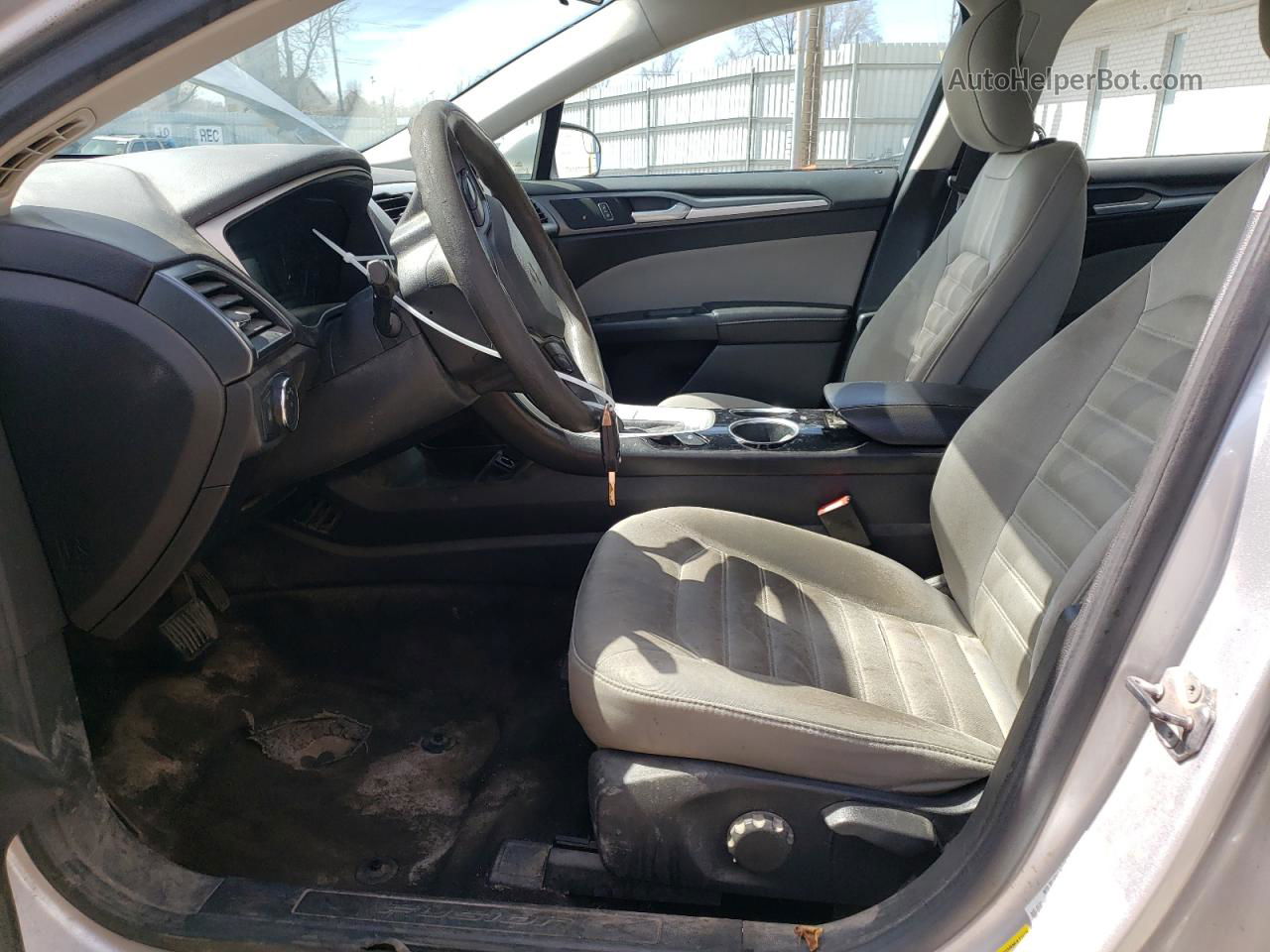 2013 Ford Fusion S Серебряный vin: 3FA6P0G73DR344040