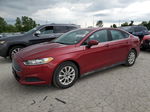 2015 Ford Fusion S Красный vin: 3FA6P0G73FR143967