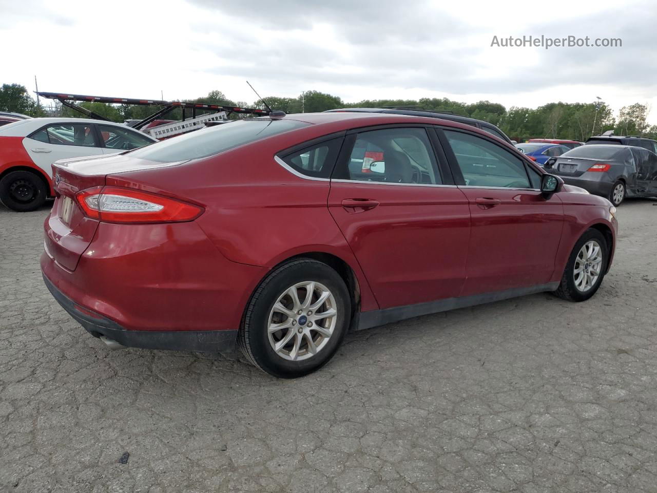 2015 Ford Fusion S Красный vin: 3FA6P0G73FR143967