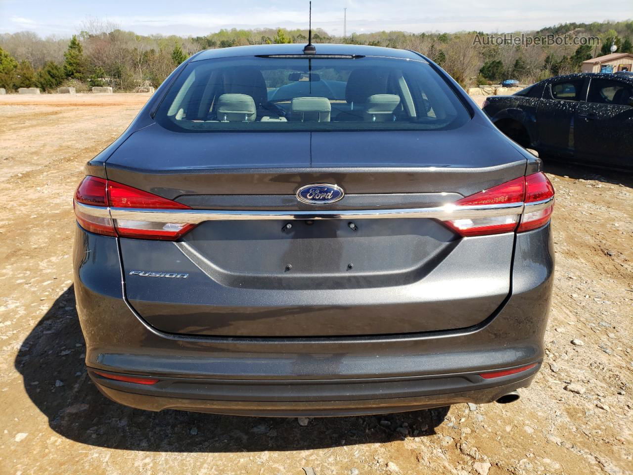 2018 Ford Fusion S Угольный vin: 3FA6P0G74JR106824