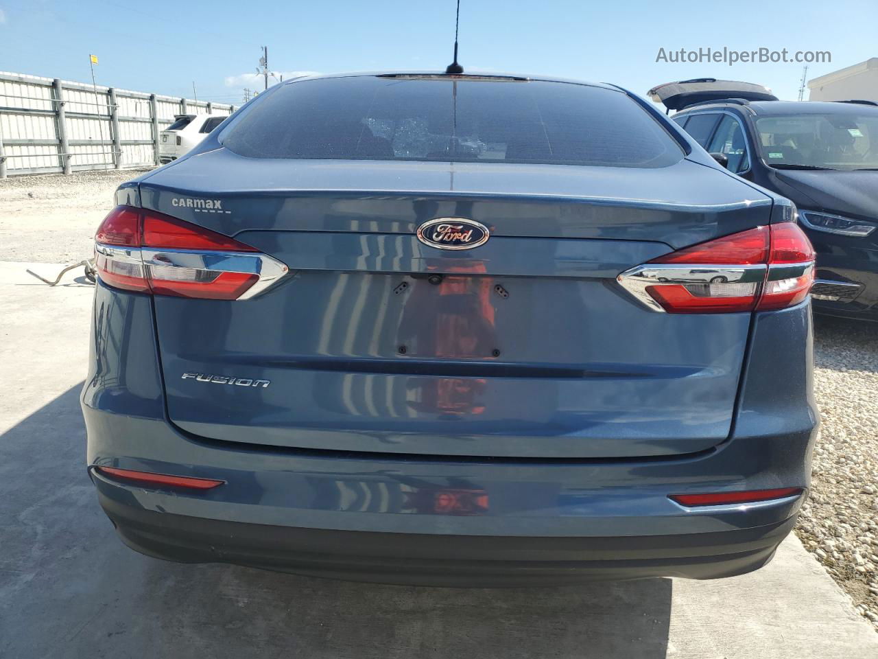 2019 Ford Fusion S Синий vin: 3FA6P0G74KR213650