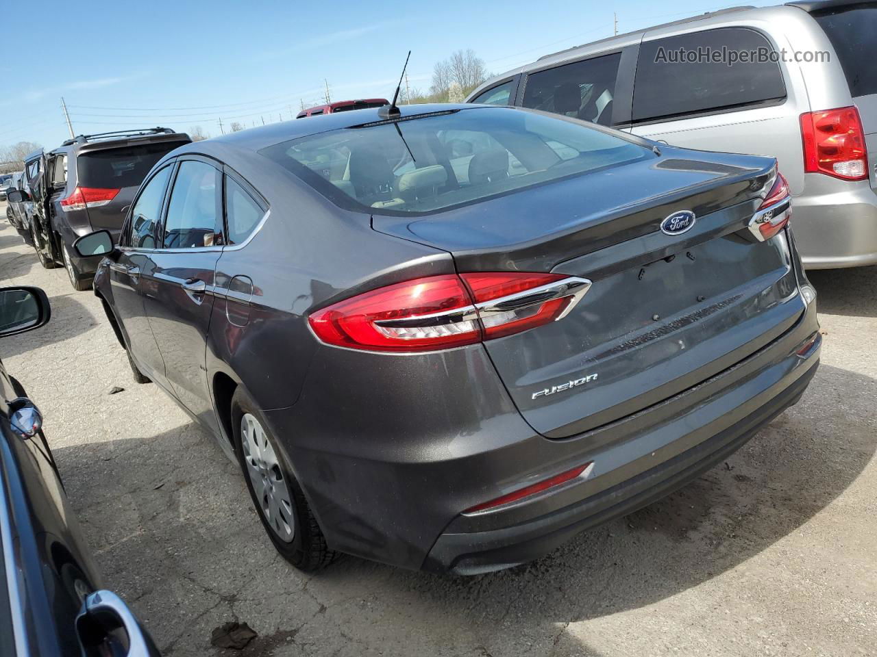 2019 Ford Fusion S Gray vin: 3FA6P0G76KR103540