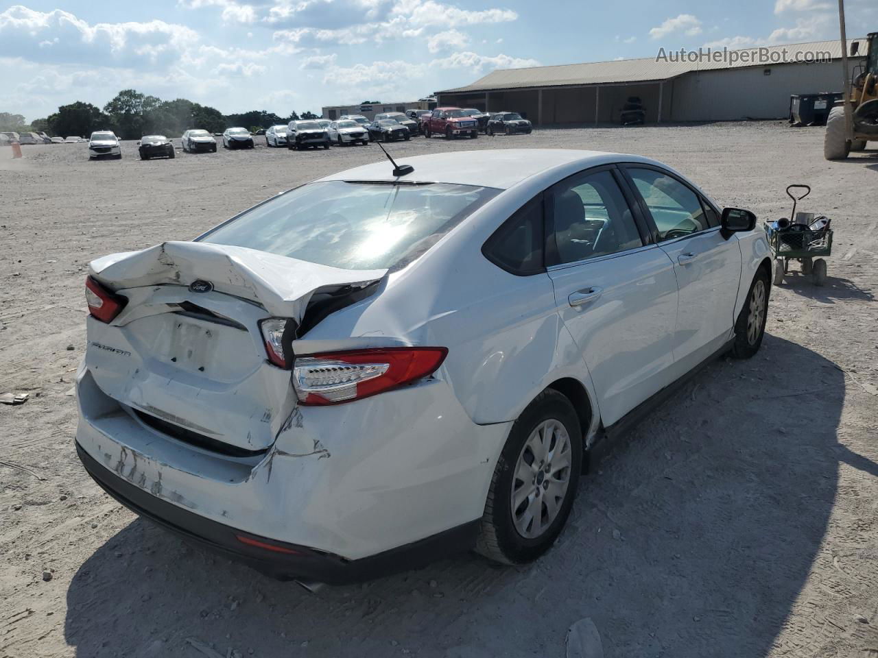 2013 Ford Fusion S White vin: 3FA6P0G77DR107034