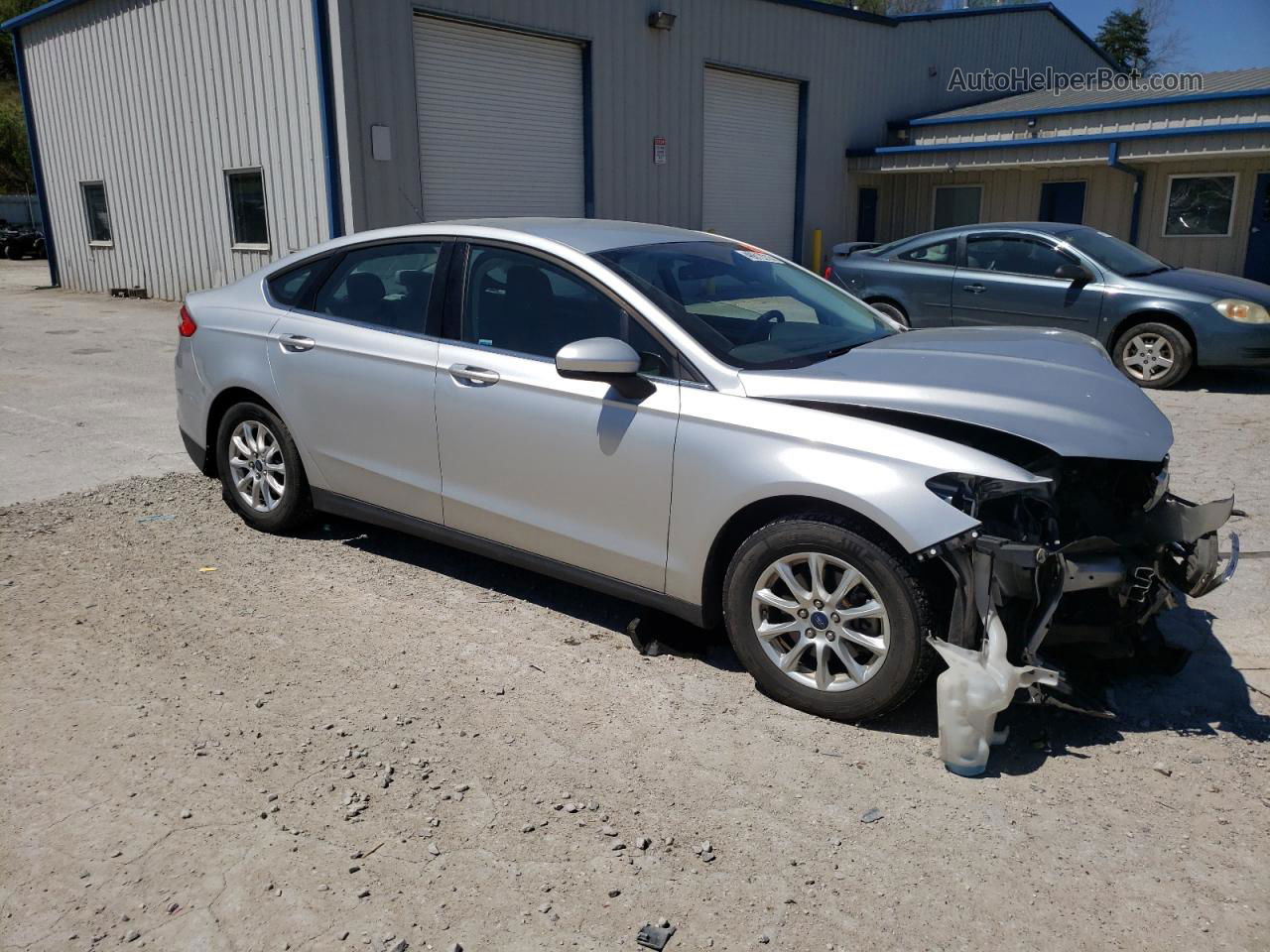 2016 Ford Fusion S Серебряный vin: 3FA6P0G77GR142029