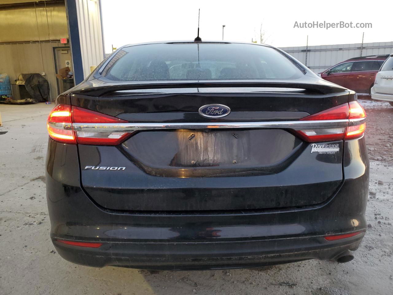 2017 Ford Fusion S Черный vin: 3FA6P0G77HR304985