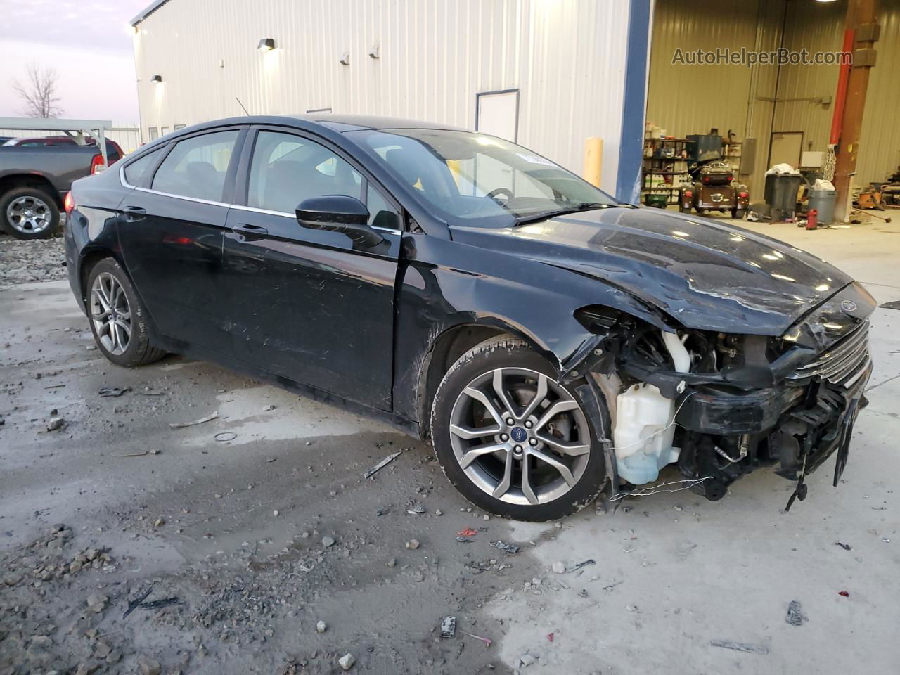 2017 Ford Fusion S Черный vin: 3FA6P0G77HR304985