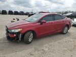 2018 Ford Fusion S Красный vin: 3FA6P0G77JR181324