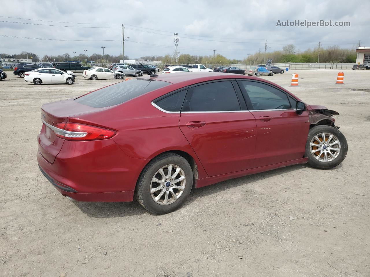 2018 Ford Fusion S Red vin: 3FA6P0G77JR181324