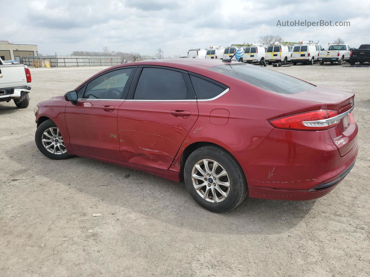 2018 Ford Fusion S Red vin: 3FA6P0G77JR181324