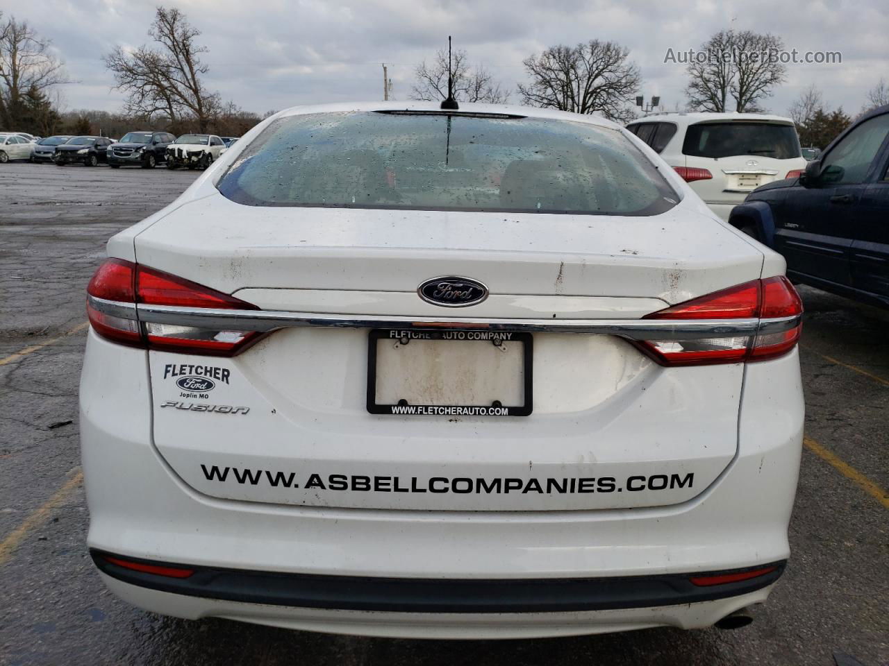 2018 Ford Fusion S Белый vin: 3FA6P0G77JR231901