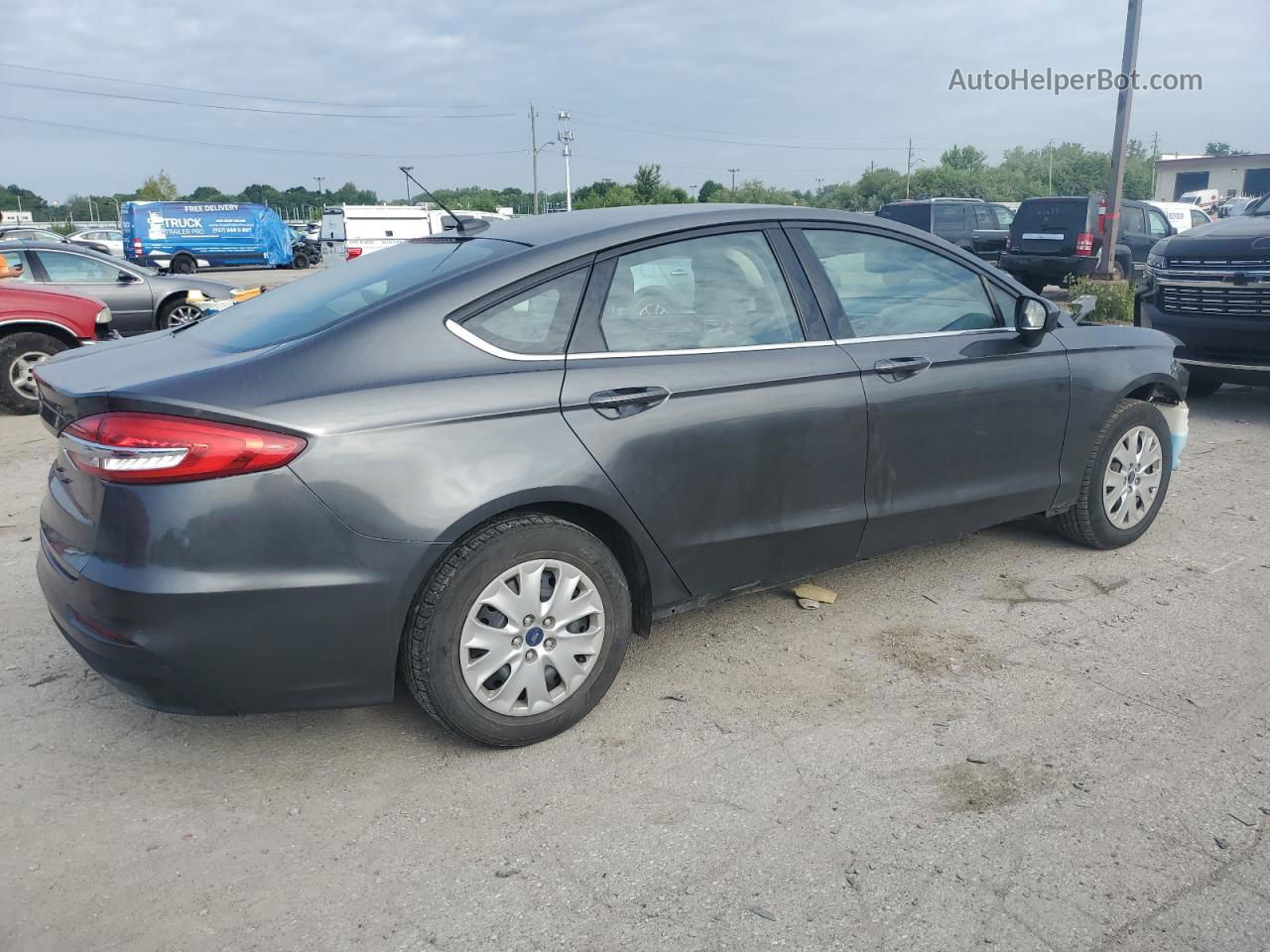 2019 Ford Fusion S Gray vin: 3FA6P0G77KR248781