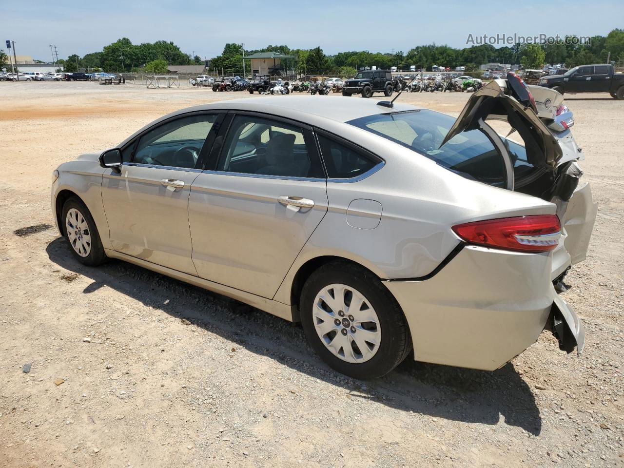 2019 Ford Fusion S Beige vin: 3FA6P0G78KR193399