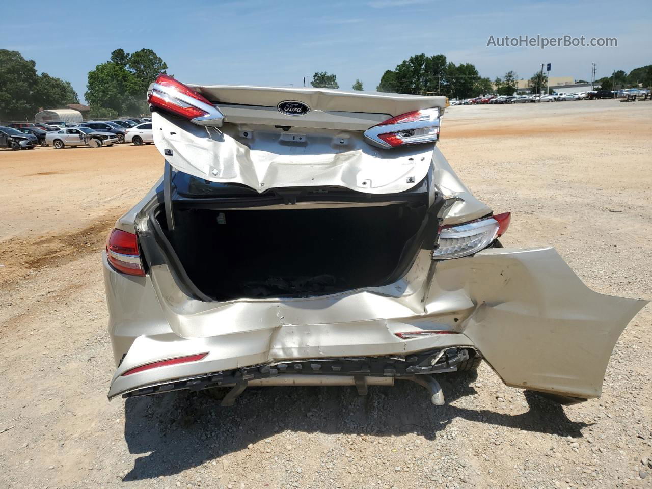 2019 Ford Fusion S Beige vin: 3FA6P0G78KR193399