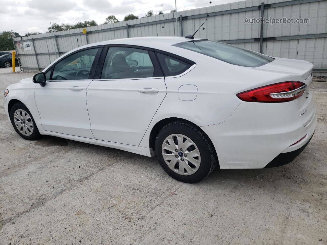 2019 Ford Fusion S White vin: 3FA6P0G79KR279174