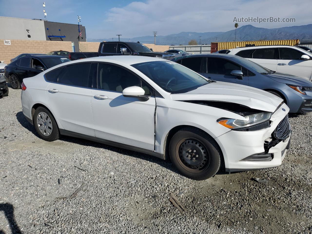 2013 Ford Fusion S White vin: 3FA6P0G7XDR215874