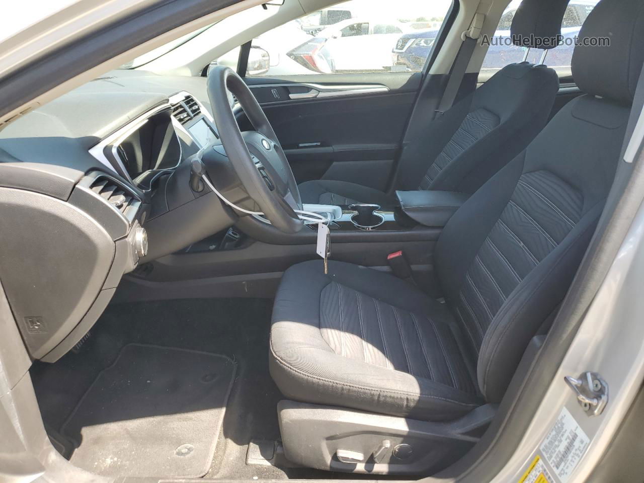 2016 Ford Fusion Se Серебряный vin: 3FA6P0H71GR216236