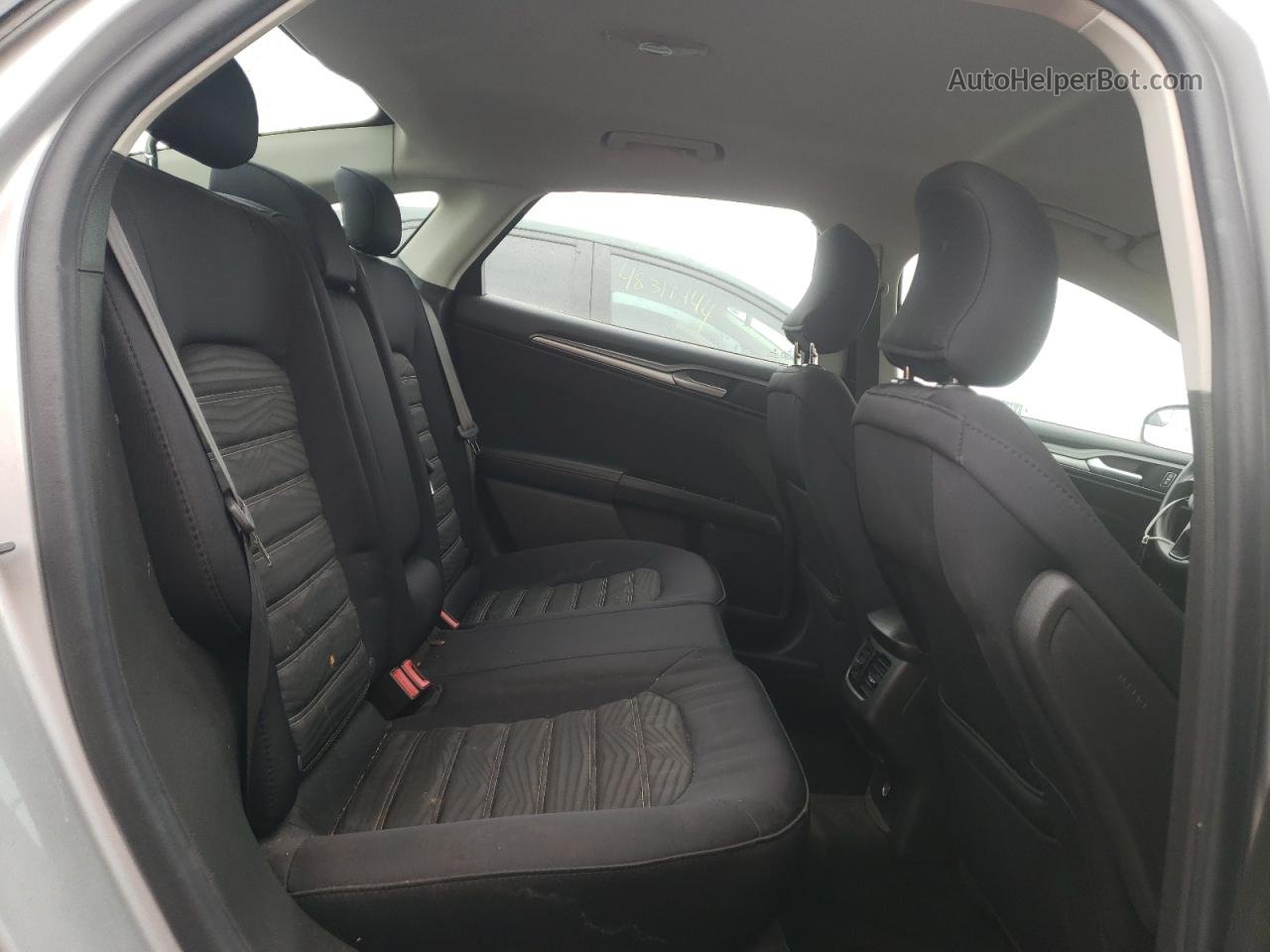 2016 Ford Fusion Se Серебряный vin: 3FA6P0H79GR339511