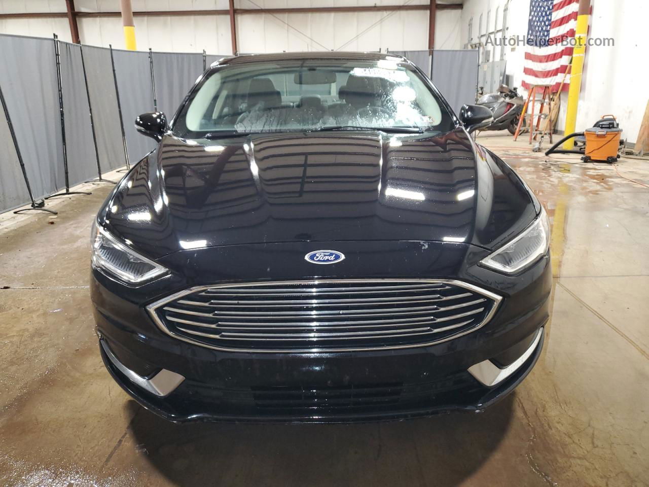 2018 Ford Fusion Se Черный vin: 3FA6P0HD3JR177811