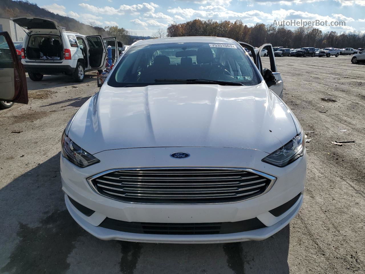 2018 Ford Fusion Se Белый vin: 3FA6P0HD3JR184919