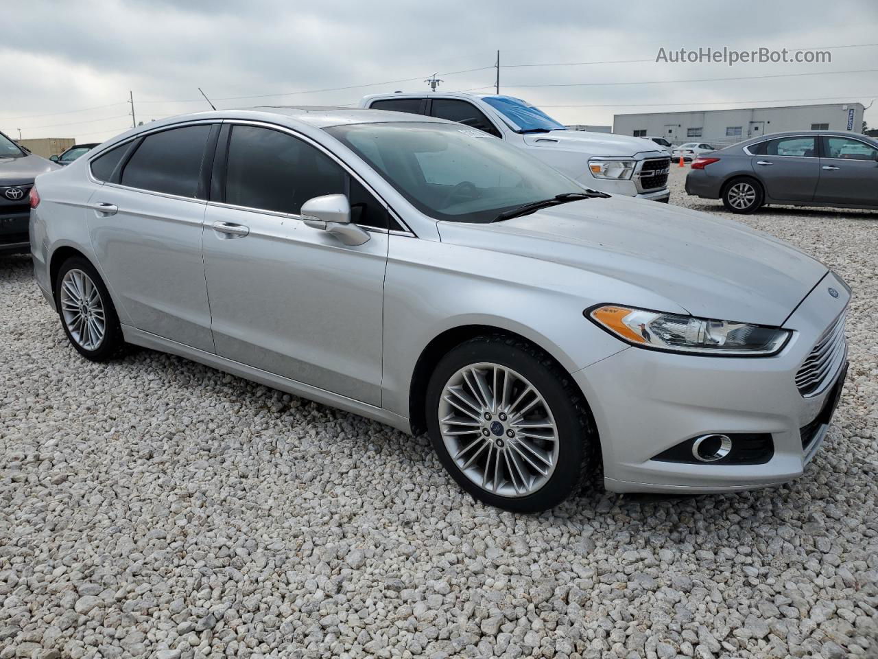 2014 Ford Fusion Se Серебряный vin: 3FA6P0HD4ER314275