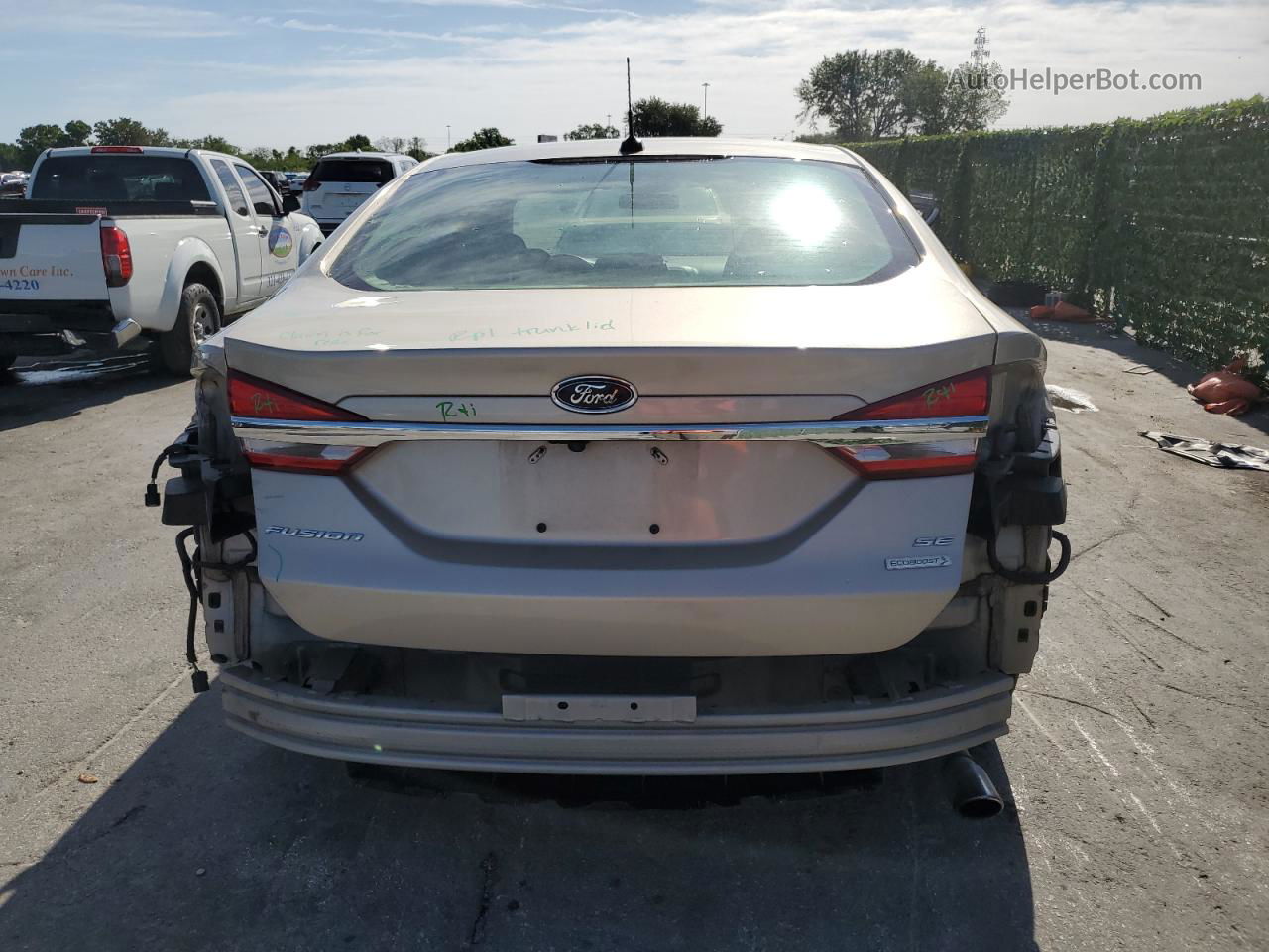 2018 Ford Fusion Se Beige vin: 3FA6P0HD8JR106782