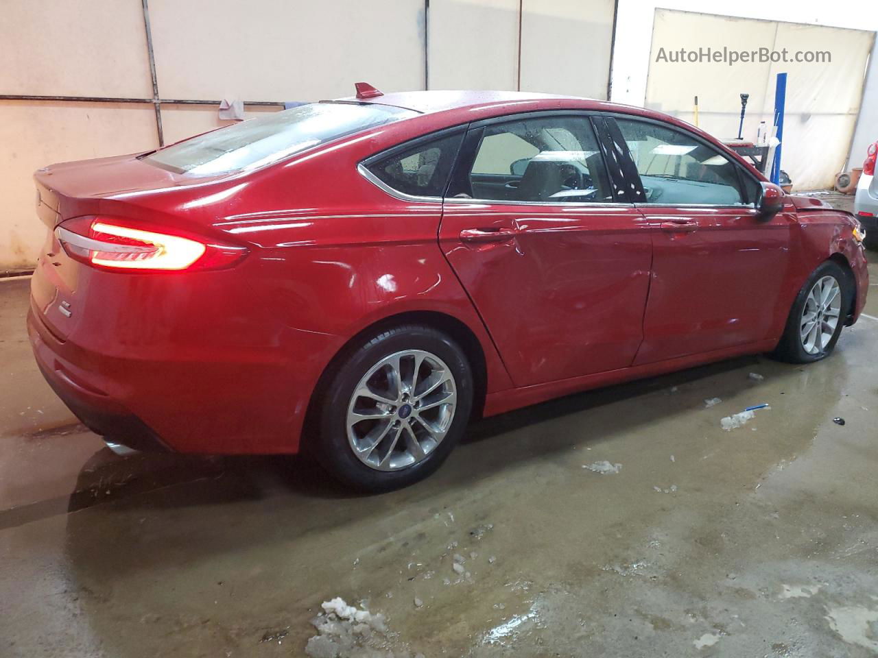 2020 Ford Fusion Se Красный vin: 3FA6P0HD9LR125277