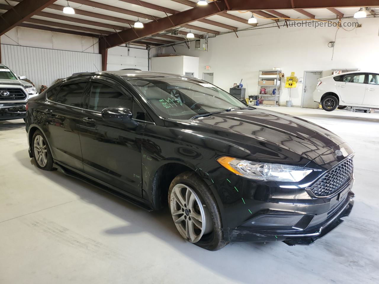 2018 Ford Fusion Se Черный vin: 3FA6P0HDXJR192998