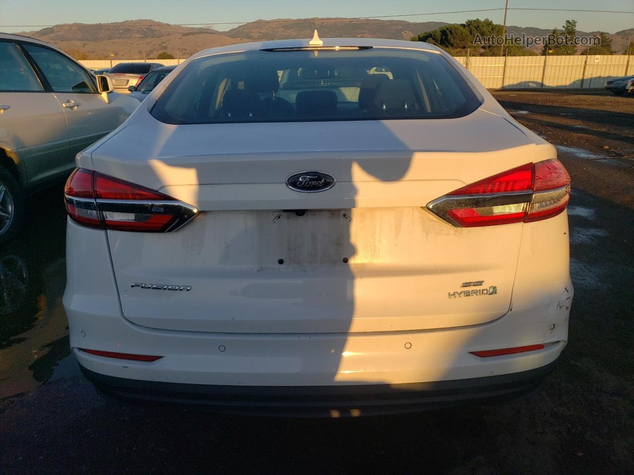 2019 Ford Fusion Se Белый vin: 3FA6P0LU2KR205316