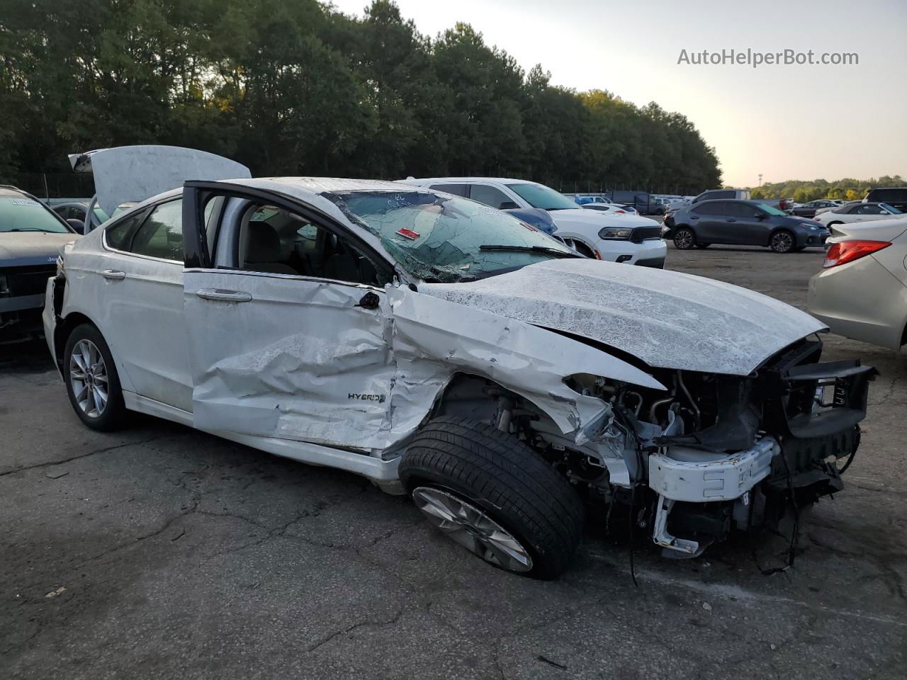 2019 Ford Fusion Se White vin: 3FA6P0LU2KR240812