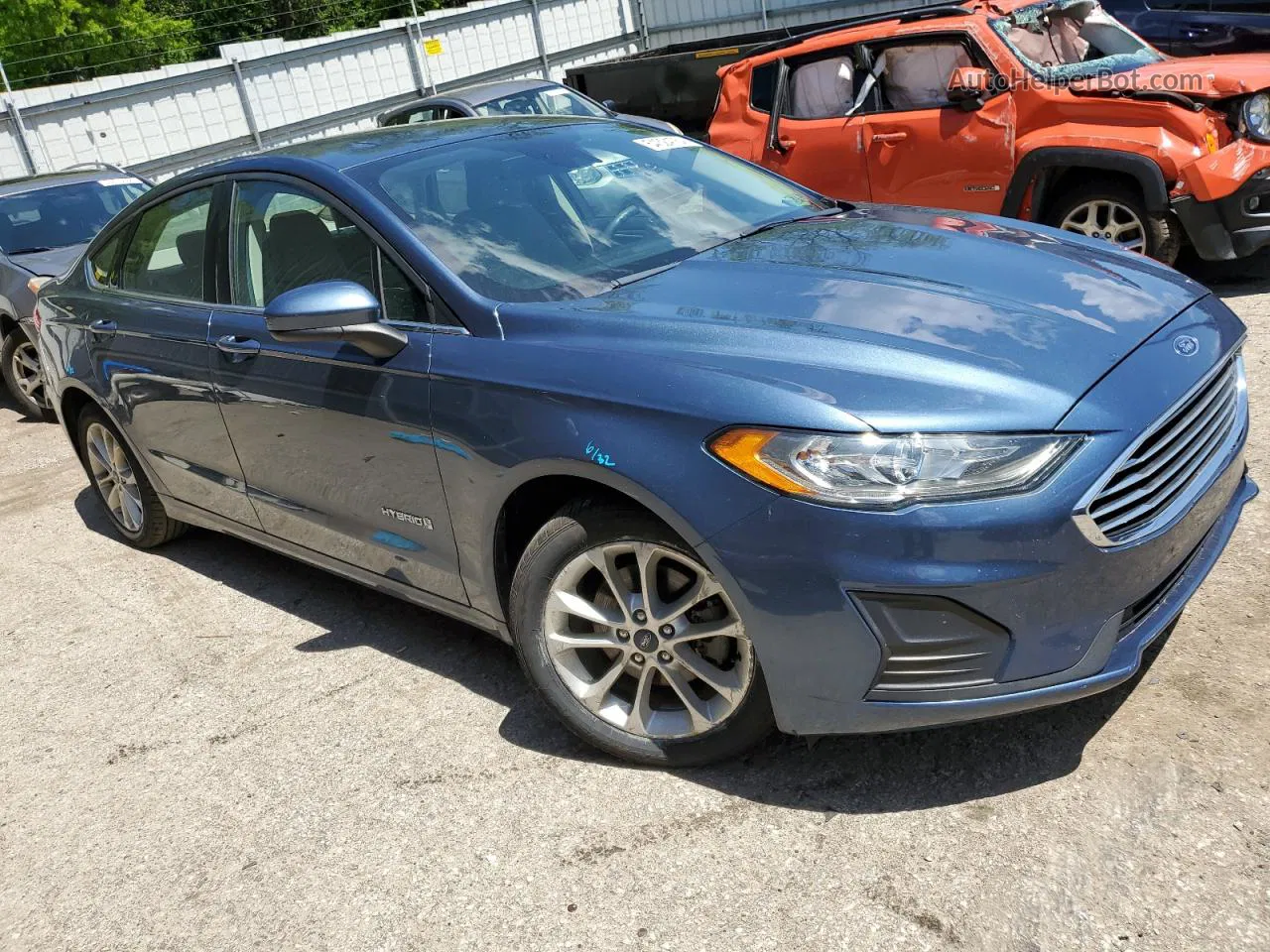 2019 Ford Fusion Se Синий vin: 3FA6P0LU3KR154926