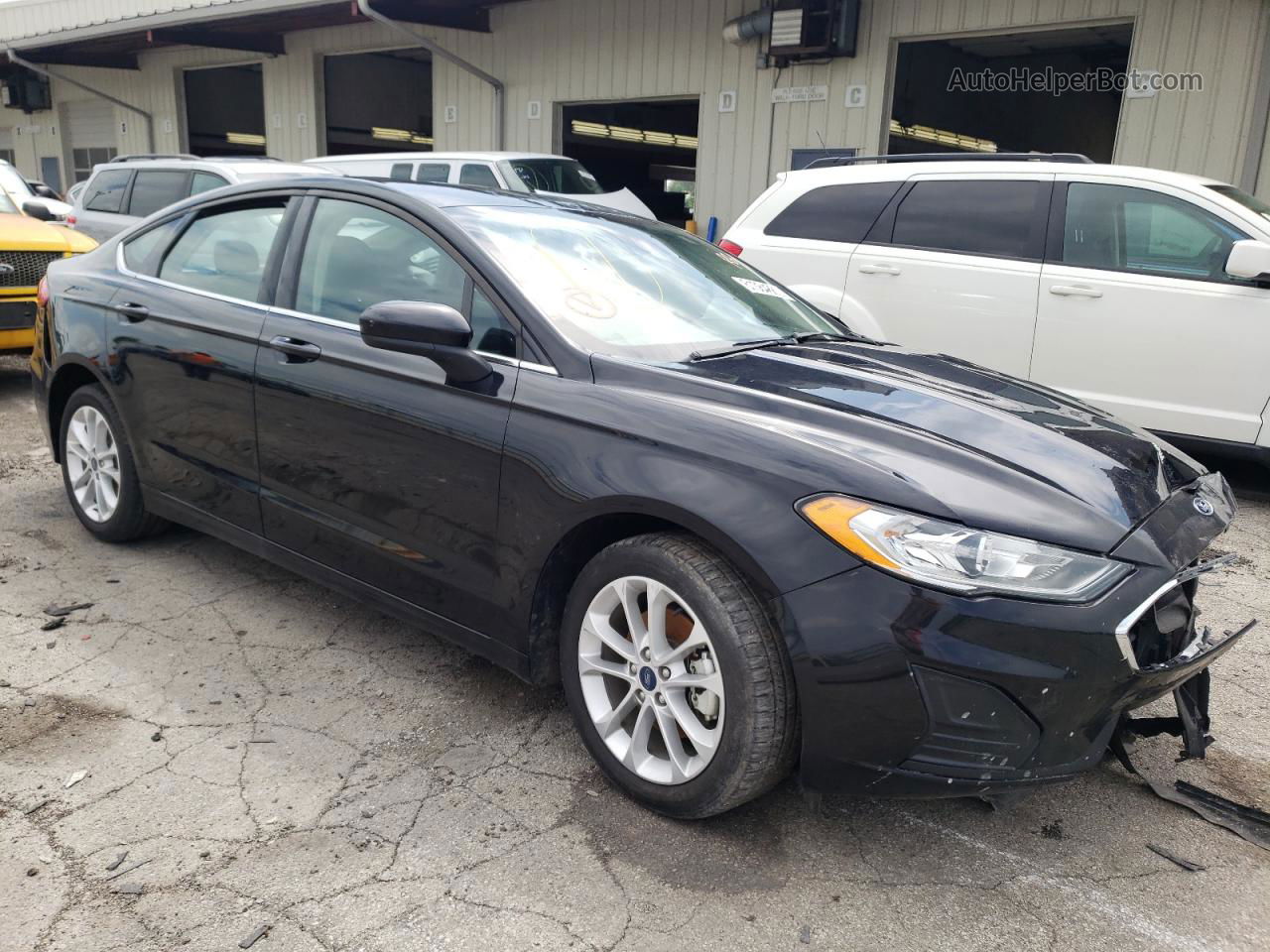 2020 Ford Fusion Se Черный vin: 3FA6P0LU4LR228341