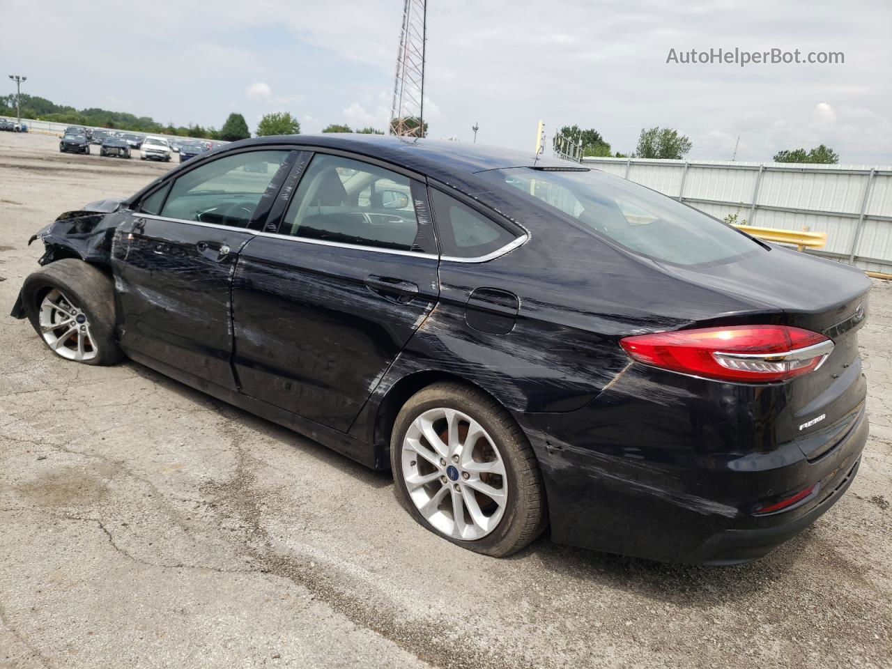 2020 Ford Fusion Se Черный vin: 3FA6P0LU4LR228341