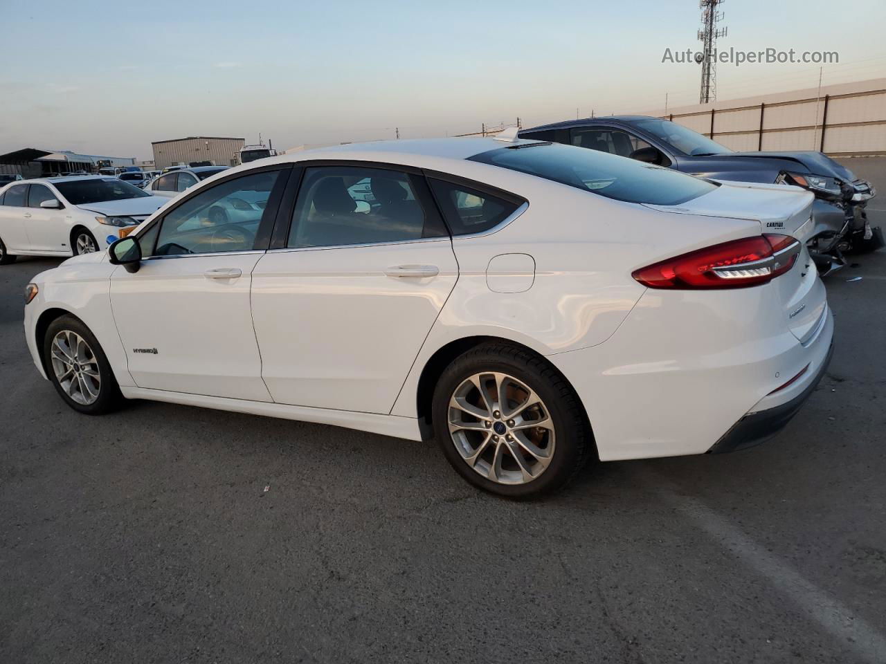 2019 Ford Fusion Se White vin: 3FA6P0LU5KR141367