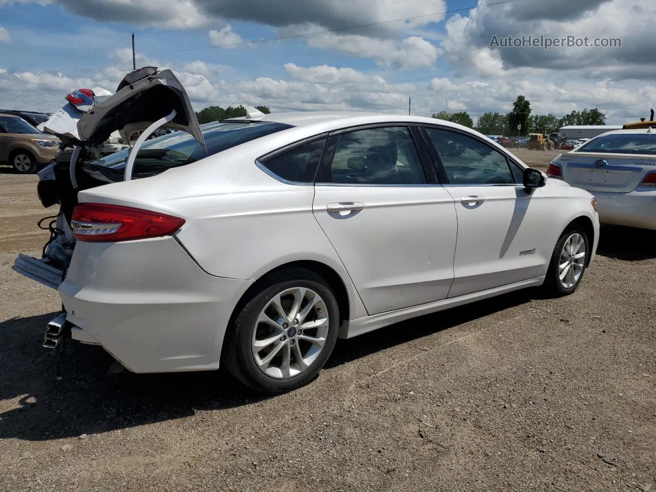 2019 Ford Fusion Se White vin: 3FA6P0LU5KR197115