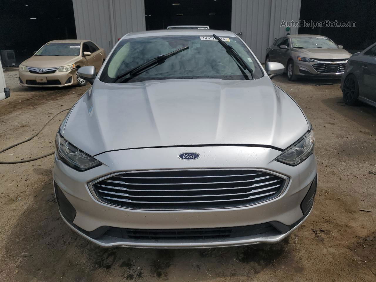 2019 Ford Fusion Se Серебряный vin: 3FA6P0LUXKR188037